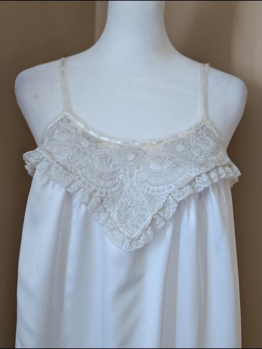 Vintage Bert Yelin for Iris White Lace Slip Nightgown Embroidered Bodice USA M